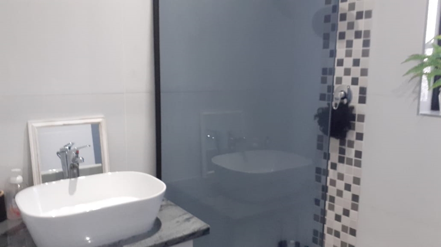 5 Bedroom Property for Sale in Campher Park Eastern Cape